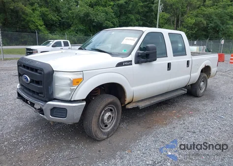 2011 Ford F-250 Xl z USA, uszkodzony, nr VIN 1FT7W2B64BEA42087